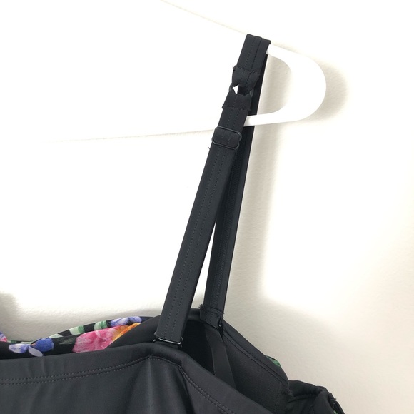 Torrid floral one piece swim suit with attached skirt peekaboo accents size 3r - Picture 5 of 9